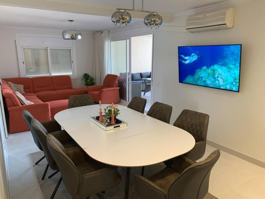 شقة Cunit, Front Line With Sea View المظهر الخارجي الصورة