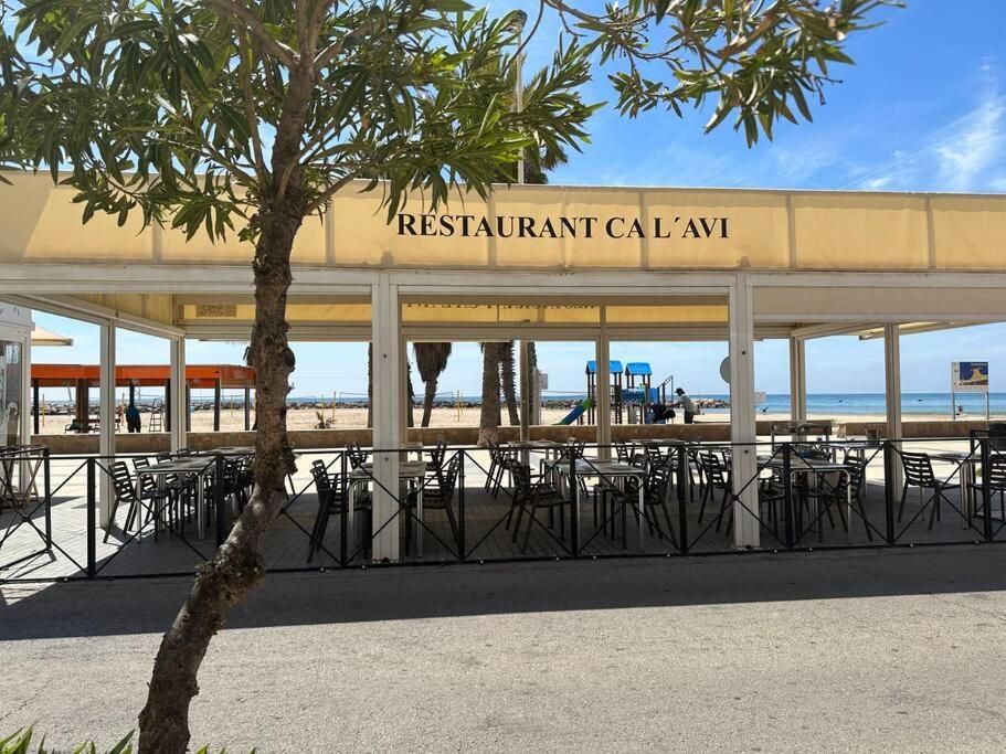 شقة Cunit, Front Line With Sea View المظهر الخارجي الصورة